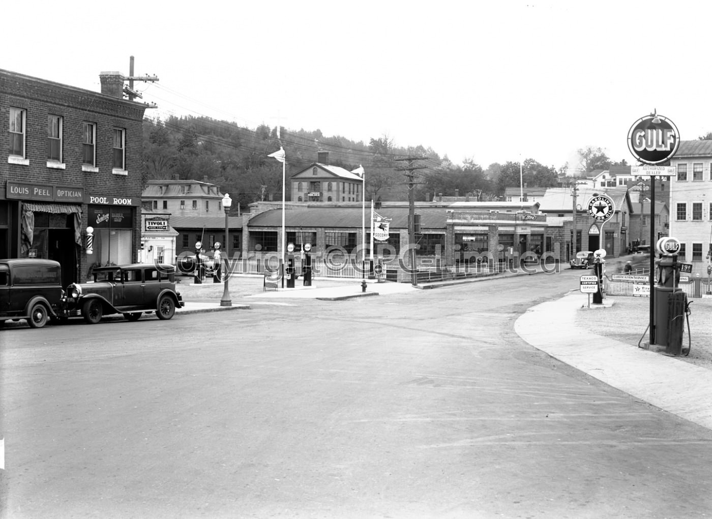Hudson Mass Gas Station - Retro Photos