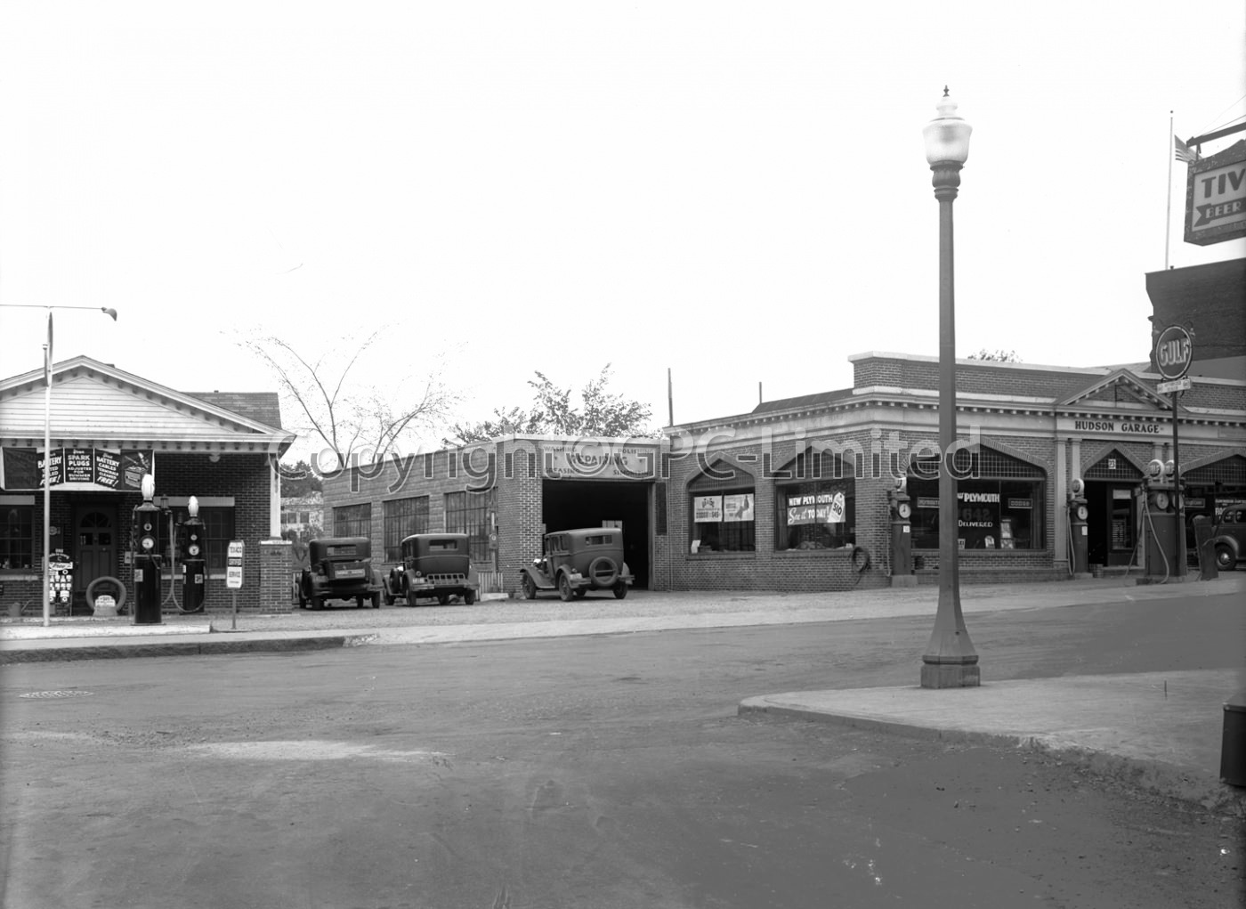 Broads Garage Hudson MA 1925 - Retro Photos